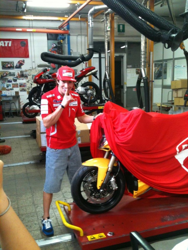 Nicky-Hayden-Ducati-Streetfighter-848-635x846.jpg