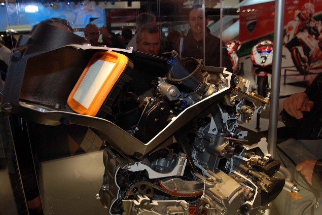 Ducati-1199-Panigale-Superquadro-motor-cutaway-01-635x424.jpg