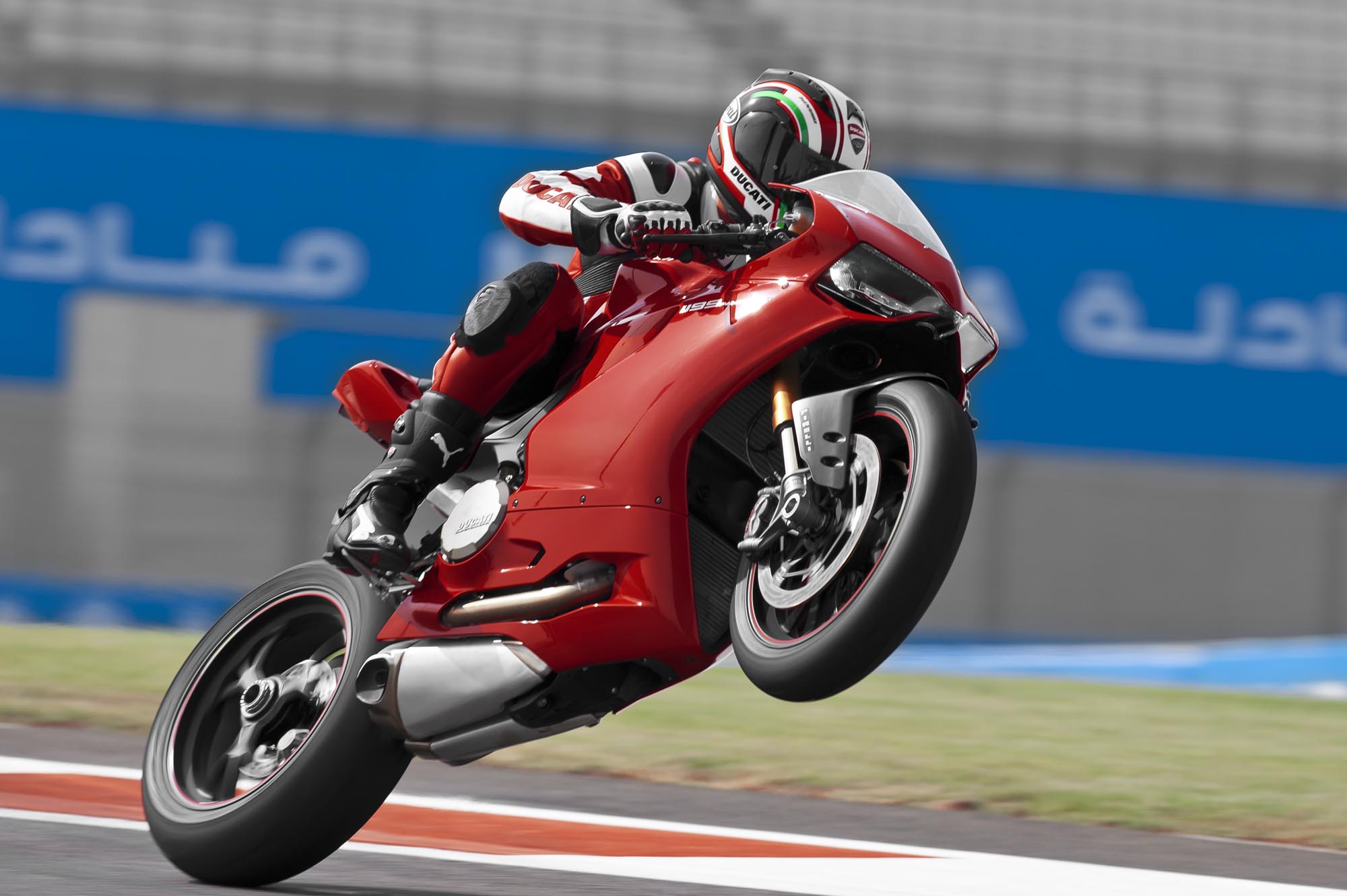 Ducati-1199-Panigale-Yas-Marina-Circuit-26.jpg