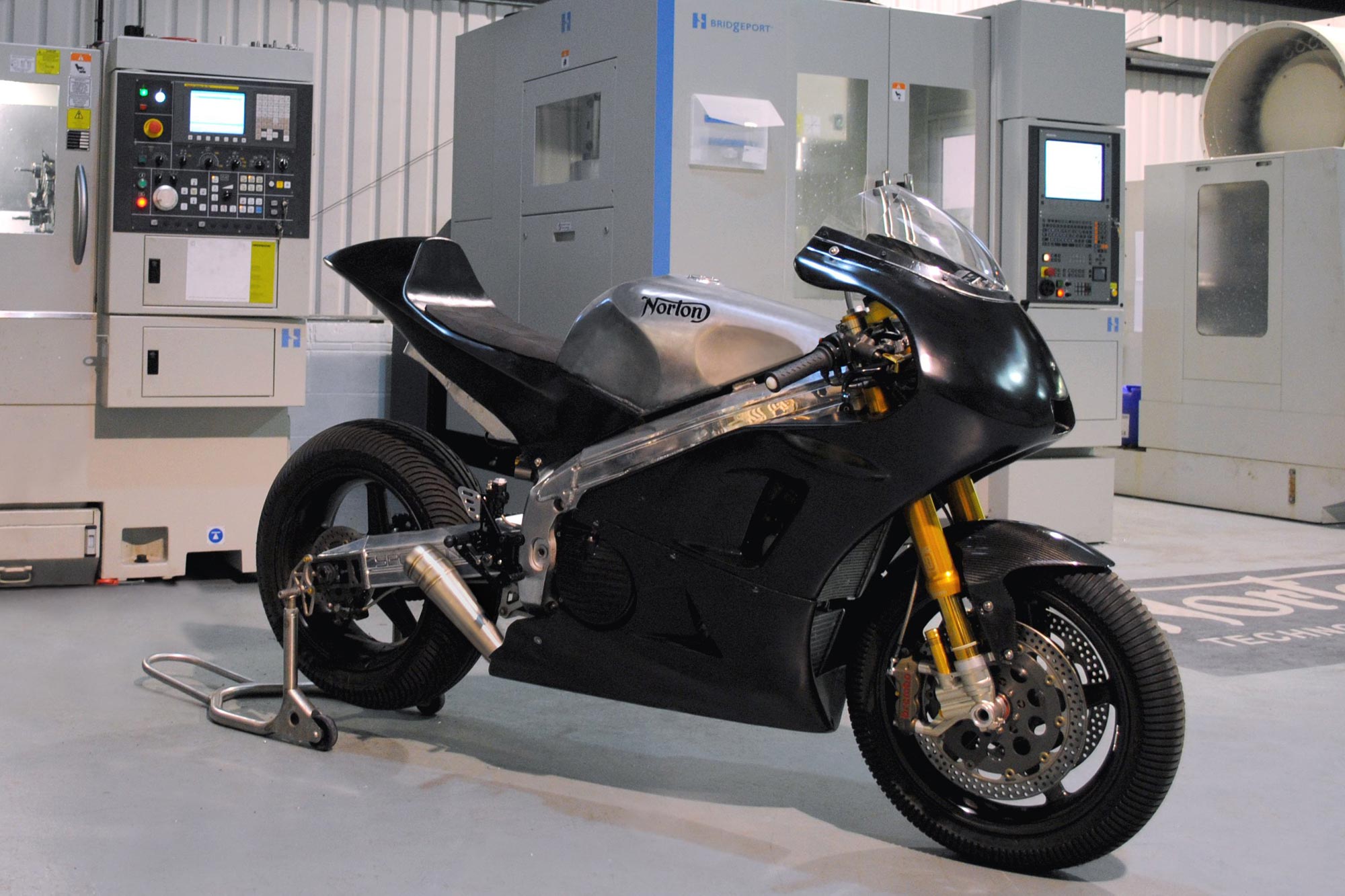 Norton Returns to Racing at the Isle of Man TT - New Bike Features