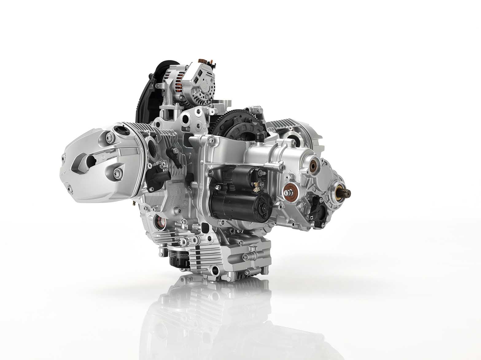 2013-BMW-R1200GS-engine.jpg
