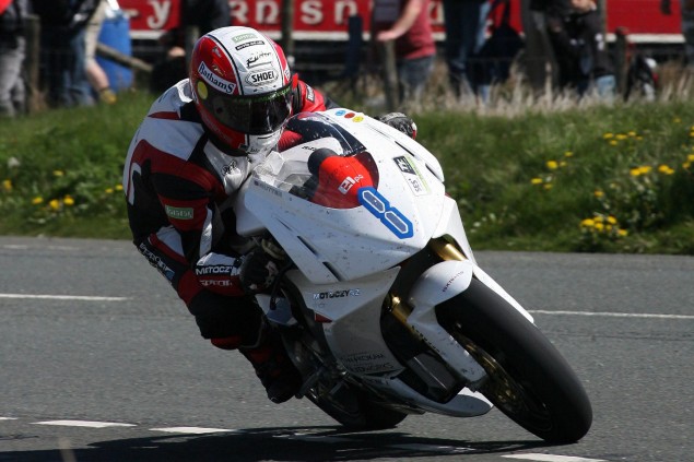 IOMTT: SES TT Zero Race Results Michael Rutter MotoCzysz TT Zero Isle of Man TT Richard Mushet 635x423