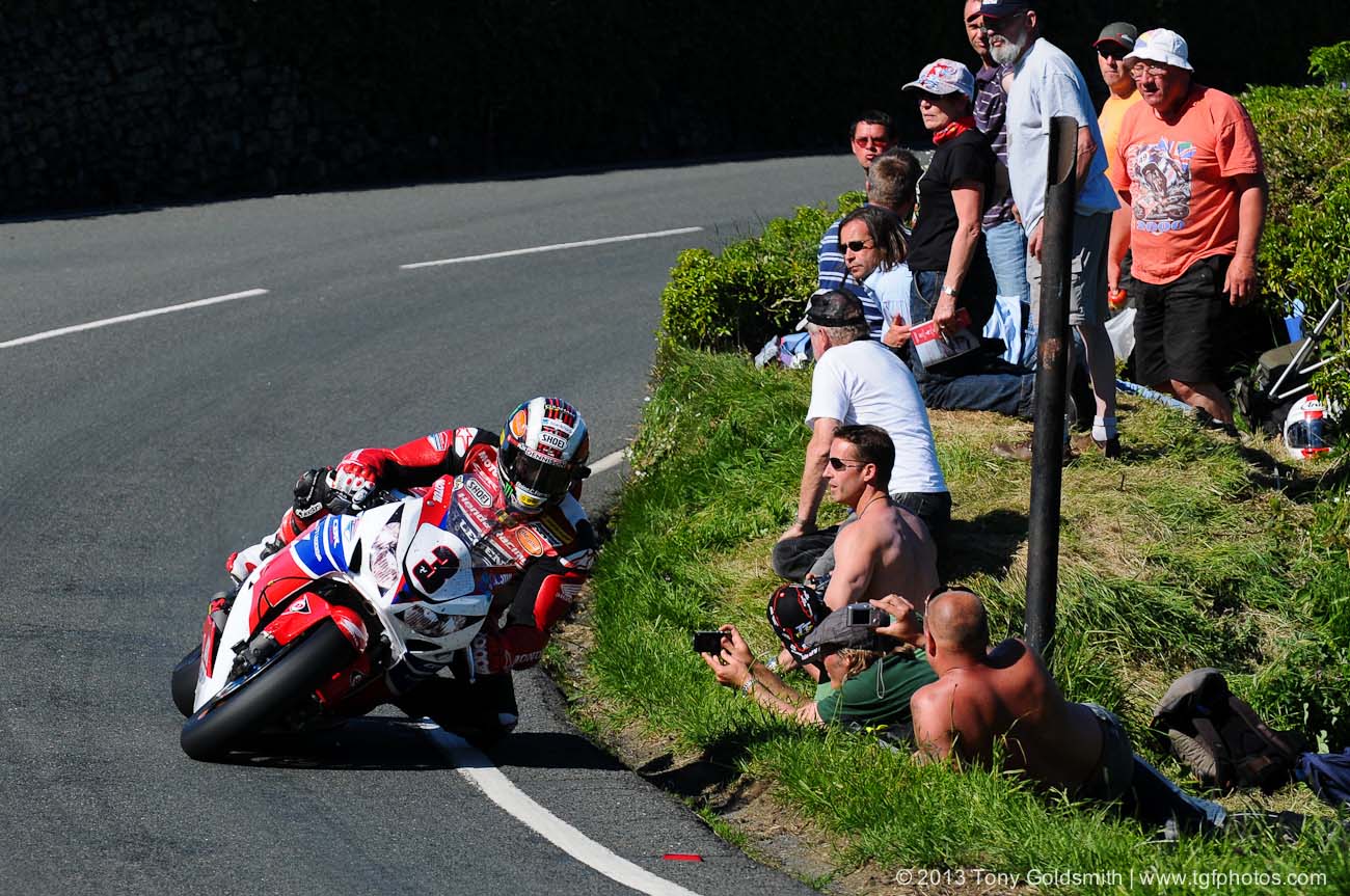 Trackside-Tuesday-Isle-of-Man-TT-2013-To