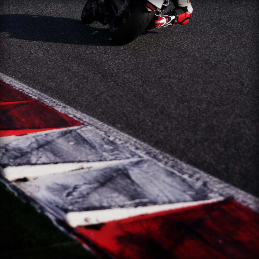 Ducati-Monster-EICMA-teaser-08.jpg