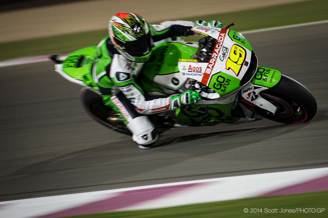 [GP] Qatar - Page 2 2014-Qatar-GP-MotoGP-Friday-Scott-Jones-20