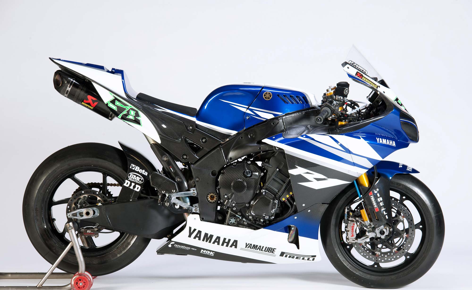 Yamaha Releases 2011 World Superbike Livery - Forgets to 