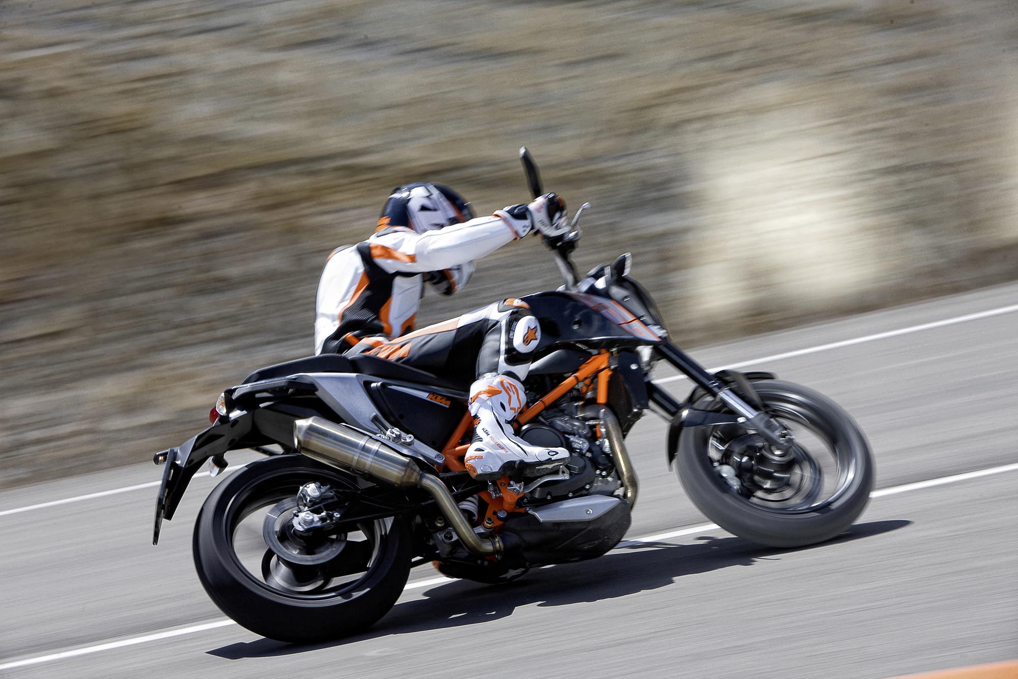Hell Freezes Over As The Ktm 690 Duke Comes To The Usa Asphalt Rubber