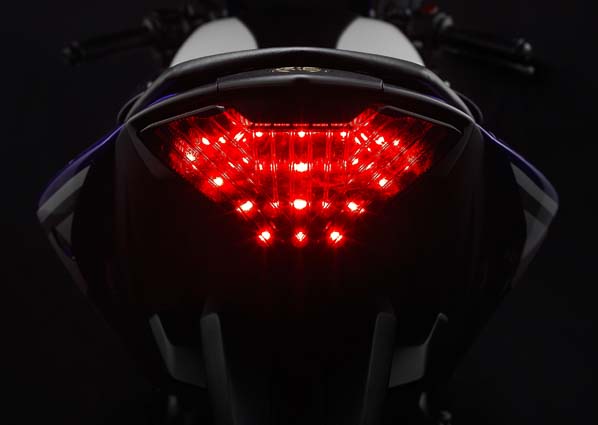 Yamaha YZF-R25 Debuts in Indonesia - Asphalt & Rubber