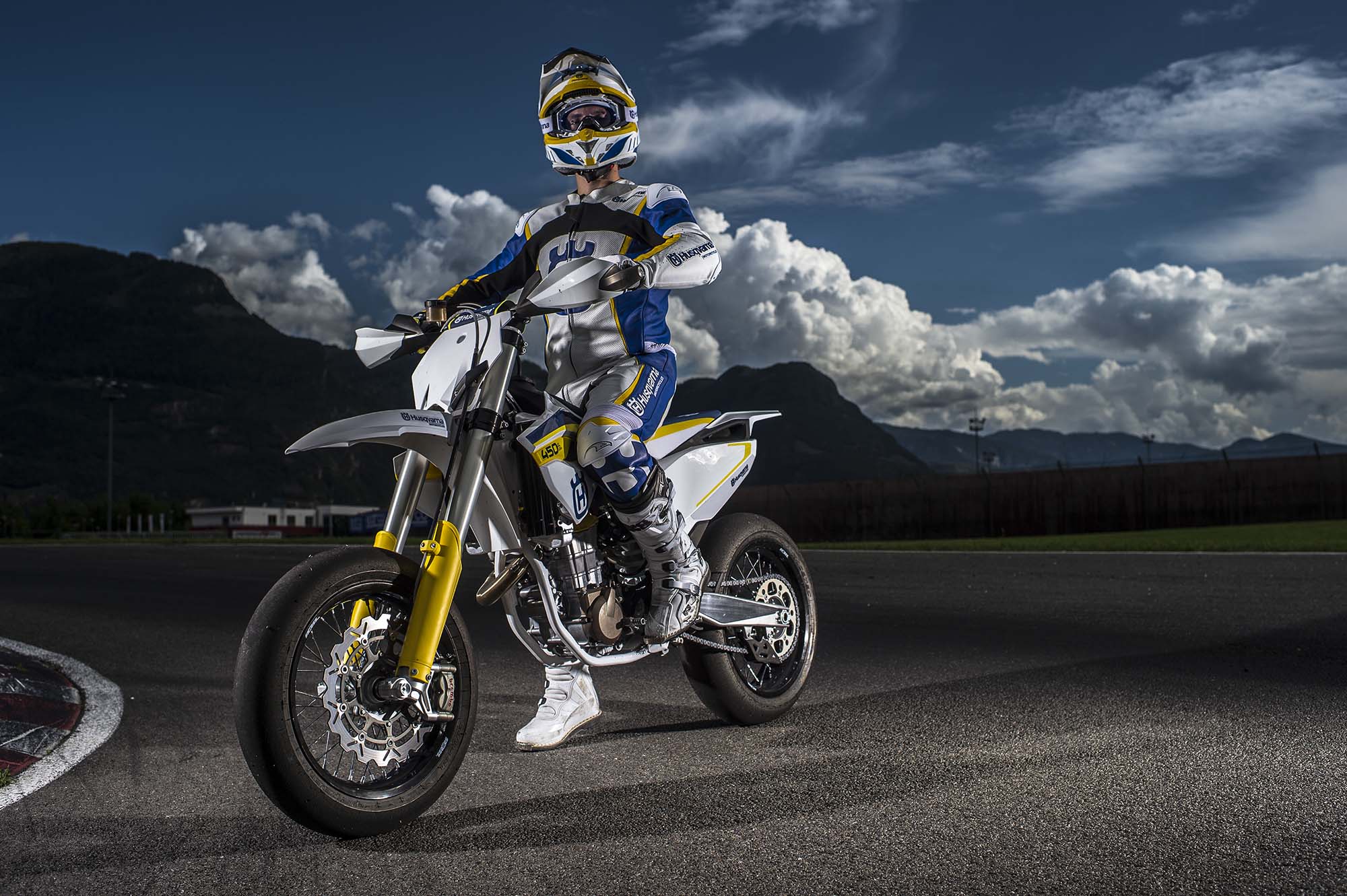 2022 Husqvarna FS 450 Husky Returns to Supermoto 