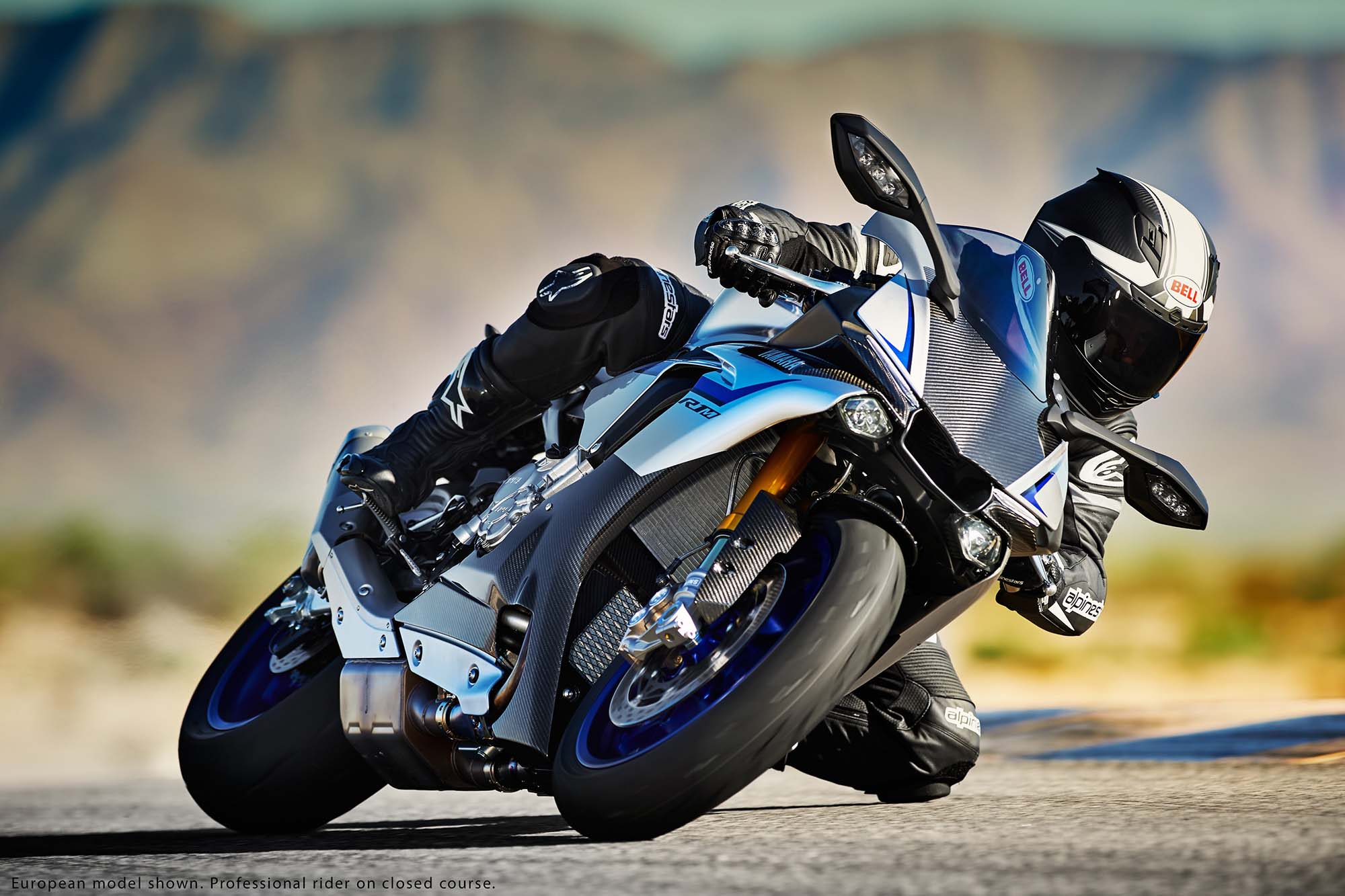 2015 Yamaha YZF-R1M - An Exclusive Track Weapon - Asphalt & Rubber