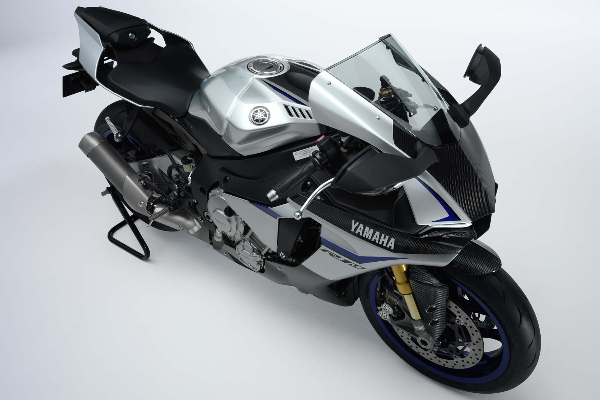 2015 Yamaha YZF-R1M - An Exclusive Track Weapon - Asphalt & Rubber
