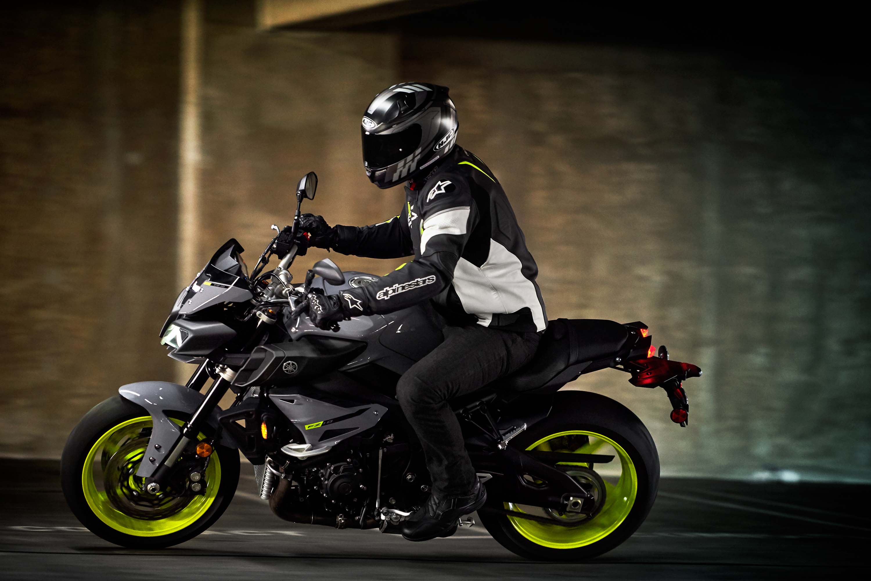 2016 Yamaha FZ-10 [MT-10] Test Ride | DriveMag Riders