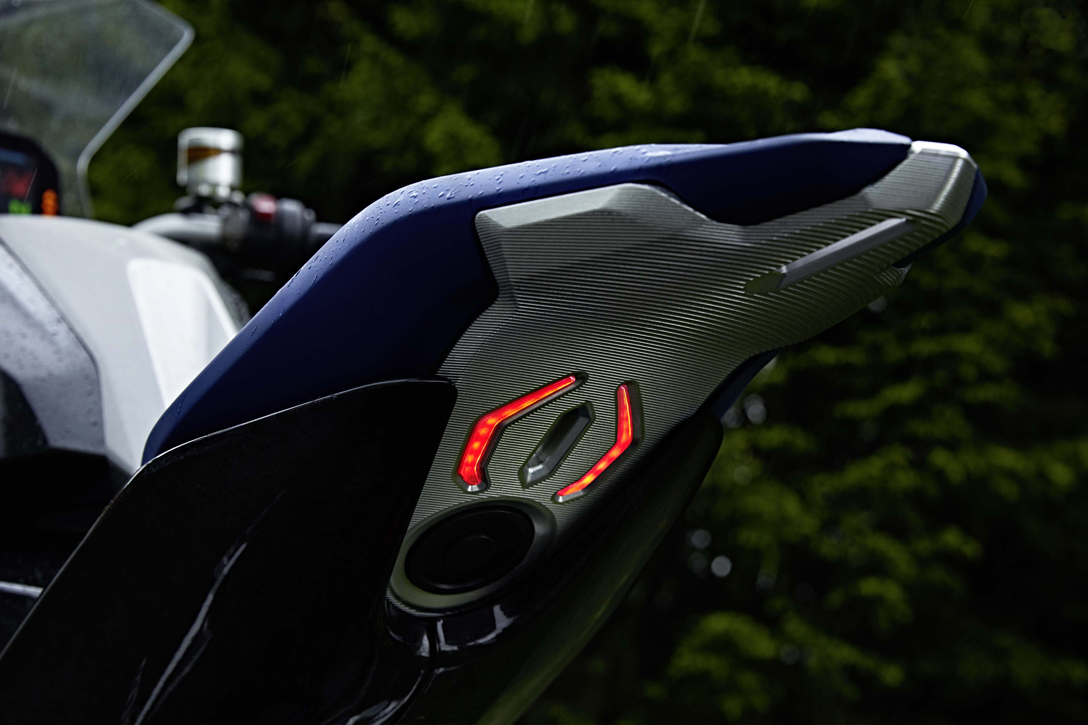BMW Motorrad Unveils Sexy New Concept 9cento