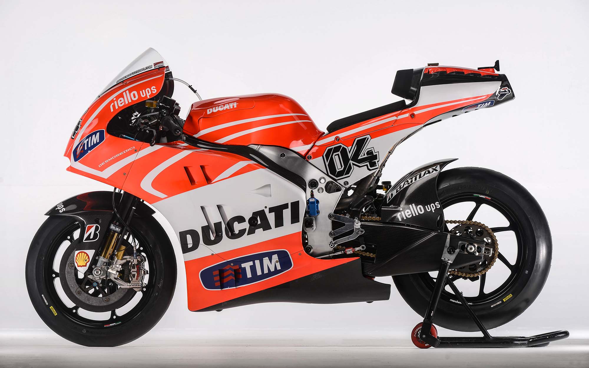 First Shots Of The Ducati Desmosedici GP13 Asphalt Rubber
