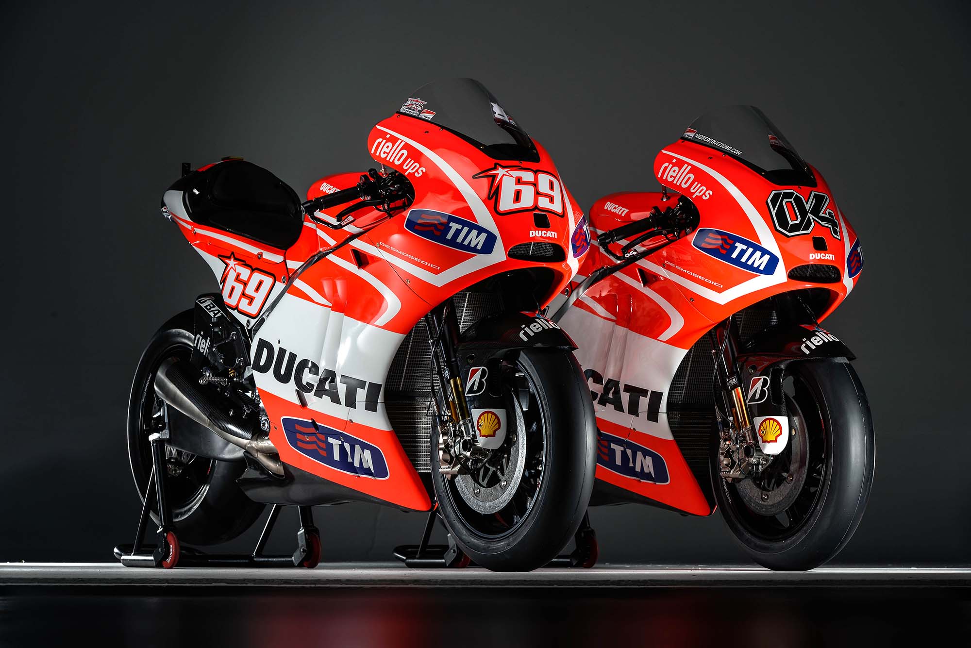 First Shots Of The Ducati Desmosedici GP13 Asphalt Rubber