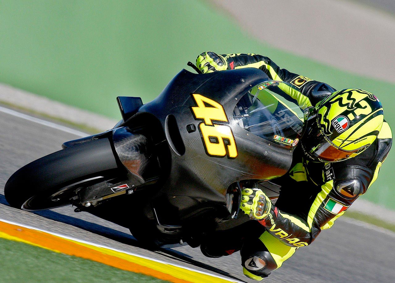 First Shots Of Valentino Rossi On The Ducati Asphalt Rubber