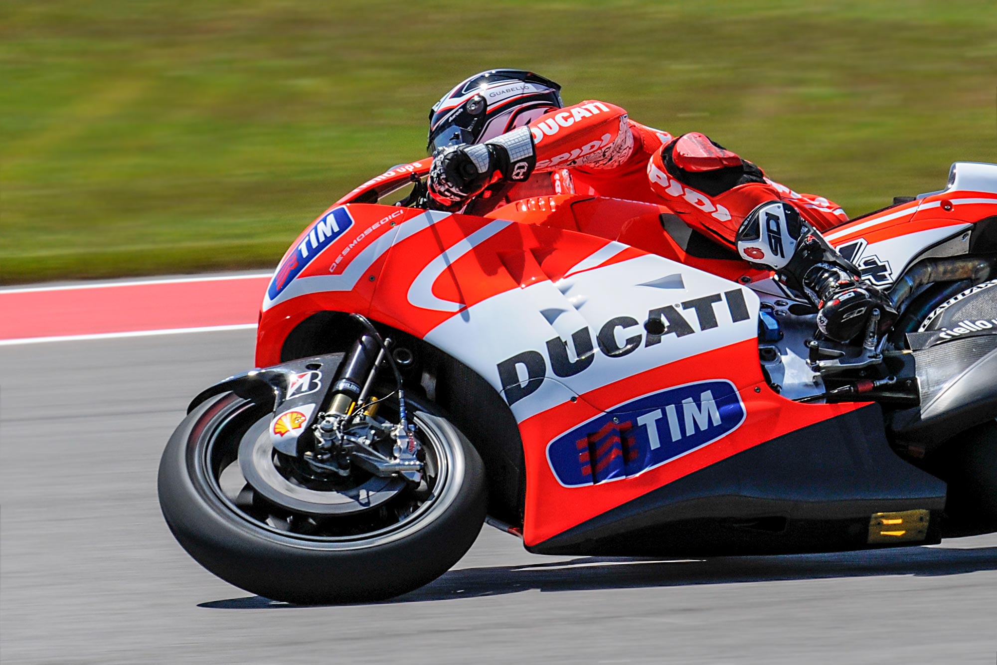 with the ducati desmosedici gp13 2013 desmosedici gp13 cota moto