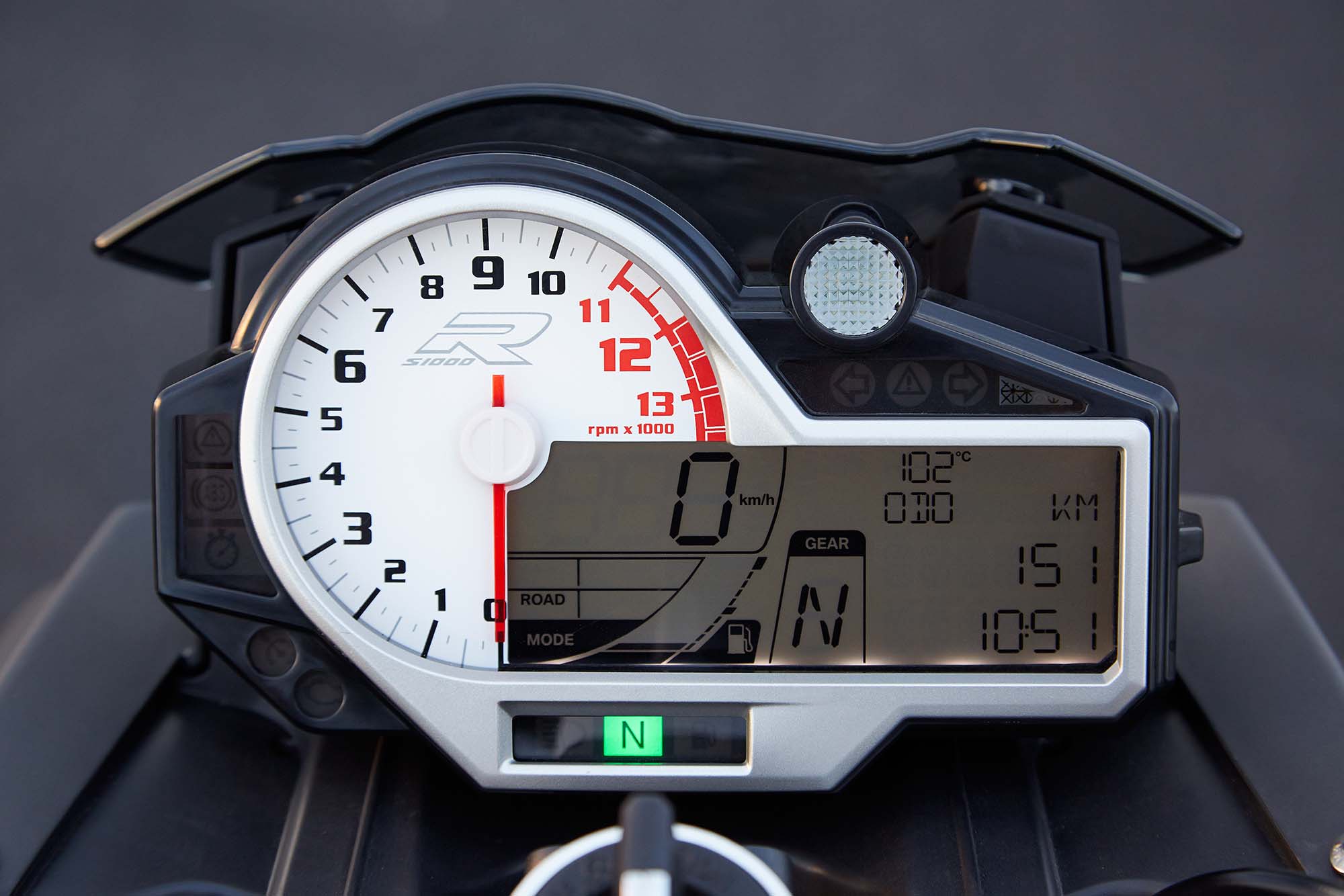 2014-BMW-S1000R-action-69.jpg