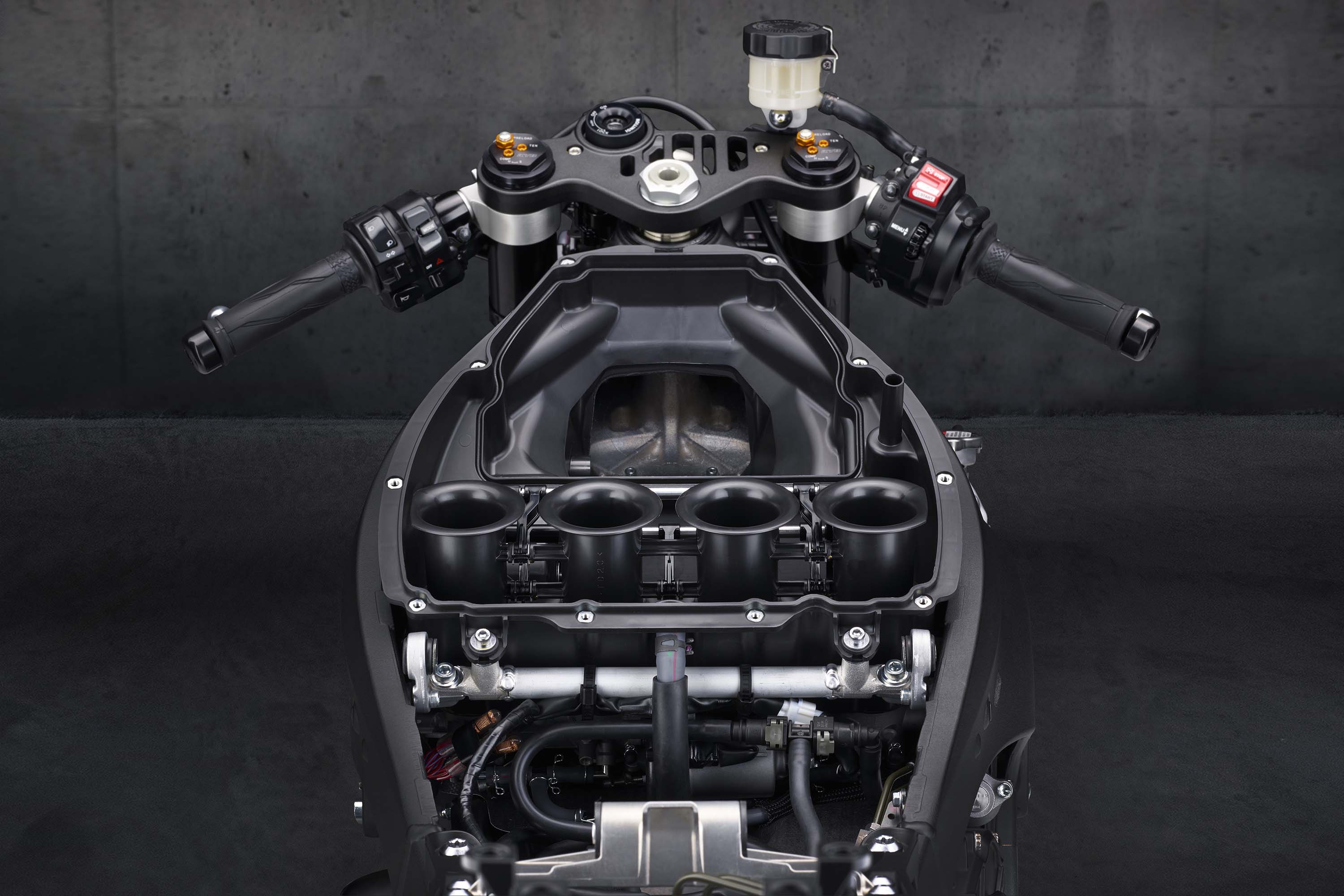 Yamaha Hopes to Sell 2,700 YZF-R1 Motorcycles in Europe Next Year