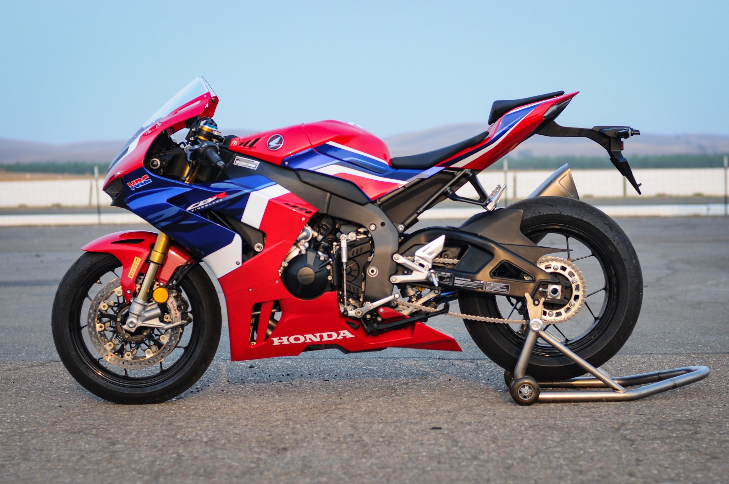 Up-Close with the Honda CBR1000RR-R Fireblade SP - Asphalt & Rubber