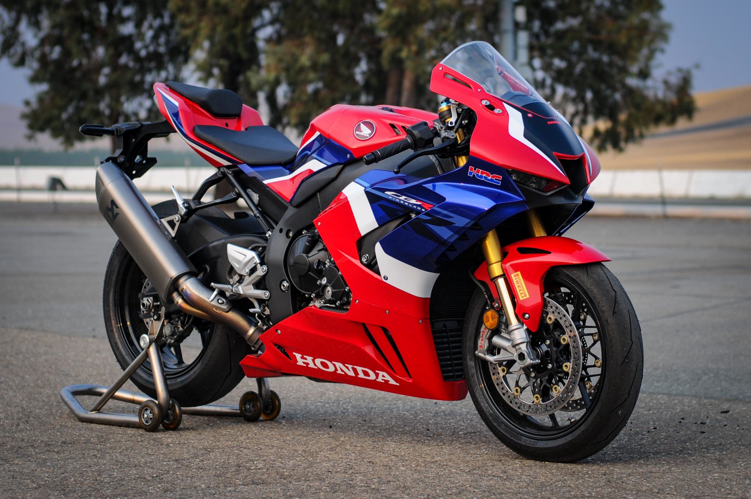 Up-Close with the Honda CBR1000RR-R Fireblade SP - Asphalt & Rubber